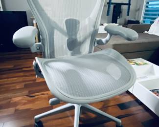 Herman Miller Aeron chair like new