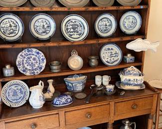 Welsh cabinet is not for sale - but we do have one in 2 weeks - however the blue and white chinese plates are!