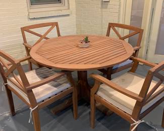 Redwood Patio Table/4 chairs