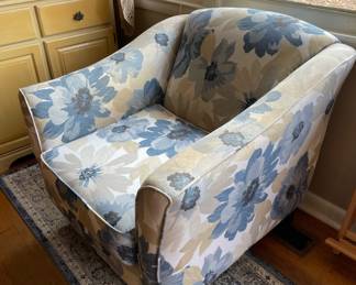 #68 Floral blue and white sitting chair (needs to be cleaned) 32x35x32 $ 75.00