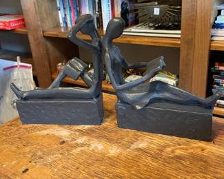 #41 Danya B metal scuplture boy & girl reader bookends 6x4x6.5 $ 30.00