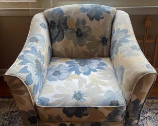 #68 Floral blue and white sitting chair (needs to be cleaned) 32x35x32 $ 75.00