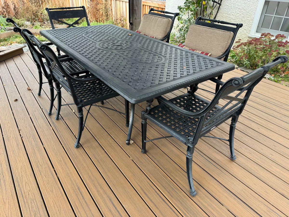 Frontgate Carlisle Collection Metal Patio Table with Six Chairs