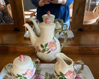 This is a complete 8pc place setting plus some extra pieces no chips or cracks in excellent condition $425 or best offer