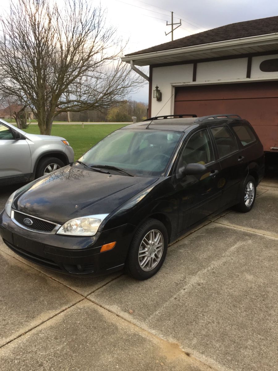 FORD FOCUS AUTOMOBILE