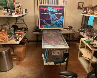 VINTAGE PINBALL MACHINE