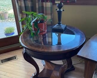 Round glass top end table 