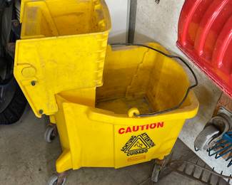 Mop bucket 
