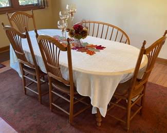 Dining room table with 5 chairs and a bench seat 