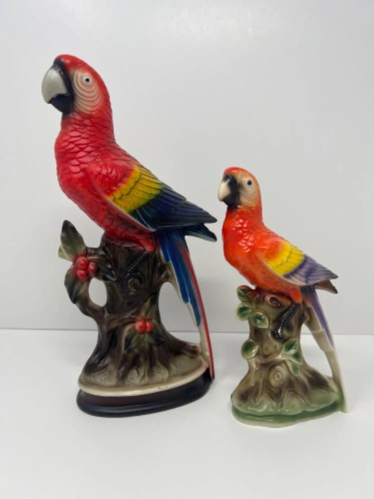 Renton Online Auction Sewing, Furniture,... starts on 11/12/2023