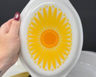 Vintage Pyrex & GlasBake - Pyrex Daisy Sunshine Lid