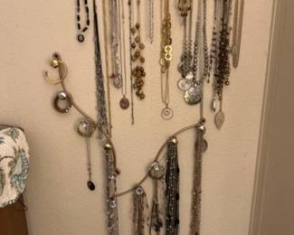 Modern Fashion Necklaces & Bracelets