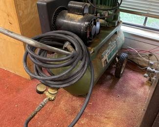 Air compressor 