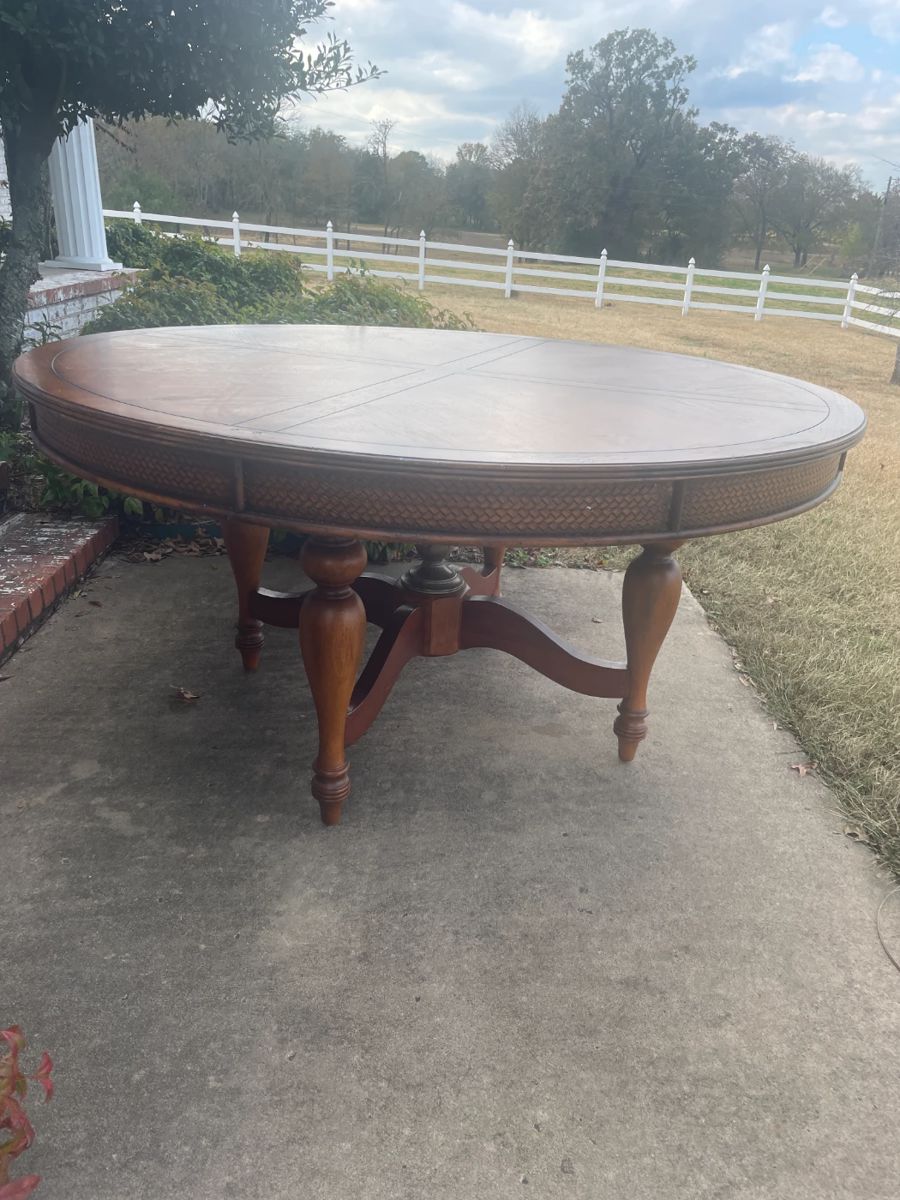 Dining Table and 6 chairs