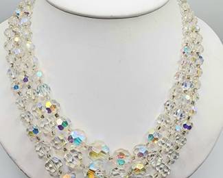 triple starnd crystl necklace