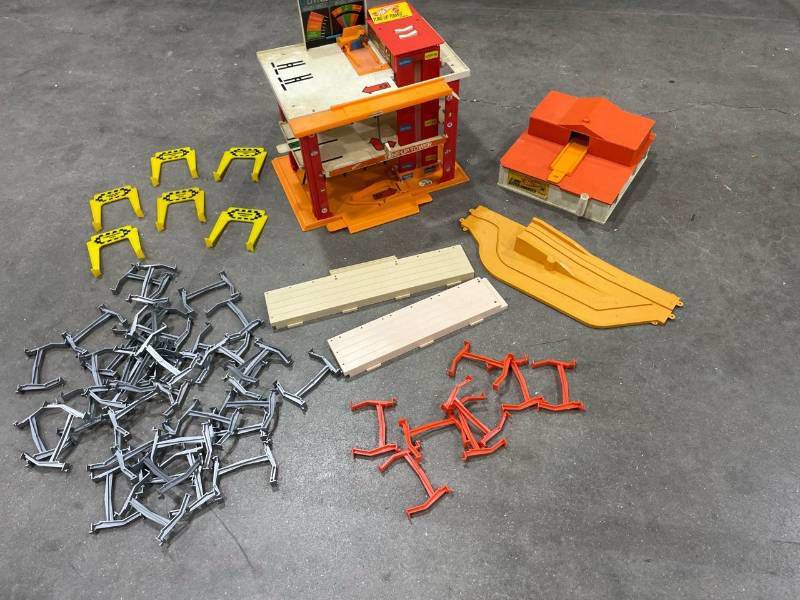 Hot Wheels vintage garage and more