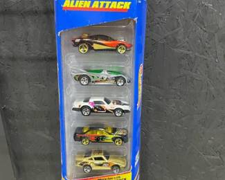 Hot Wheels alien attack gift pack toy cars