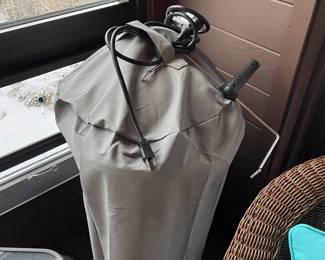 Geroge Foreman grill - on stand with cover :)