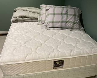 Serta "Perfect Sleeper" full-size mattress and box spring with metal frame - excellent condition.  Shown with full/queen duvet/shams and full sheet set