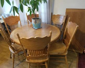 Oak Table with 6 Sturdy Chairs and Insert