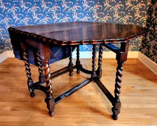 Jacobean-Style Drop-Leaf Gate Leg Table bid #83