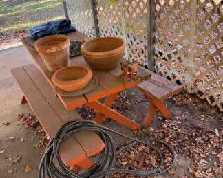 Picnic table