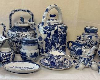 Aisan Inspired Tableware Featuring Royal Crown