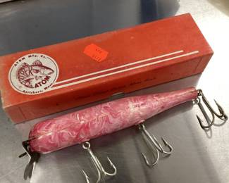Atom Striper Marbleized Pink Lure