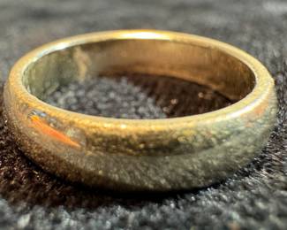 14K Gold Art Carved Ring