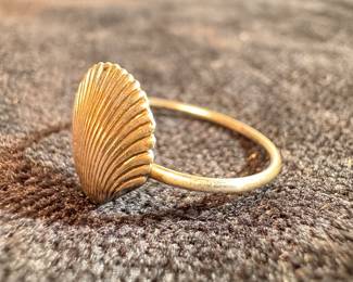 10K Gold Seashell Ring