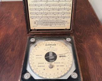 Antique Wallace & Tiernan Model No FA112 Altitude Meter Gauge in original case