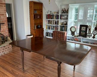 Antique Extendable Top with 1 Leaf Rounded Edge Rectangular Dining Table (72"L x 42"W x 29-1/2"H)