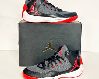 Lot 9 | Nike Jordan Rising High 2 Size 13