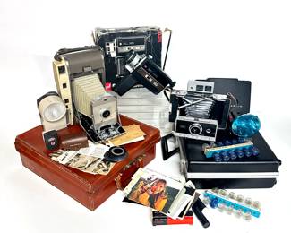 Lot 119 | (3) Vintage 8mm and Polaroid Cameras