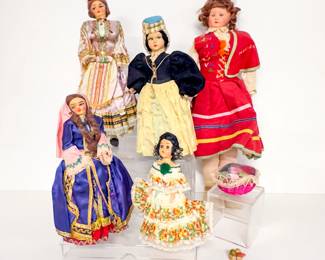 Lot 40 | Collection Vintage Composite + More Souvenir Dolls 