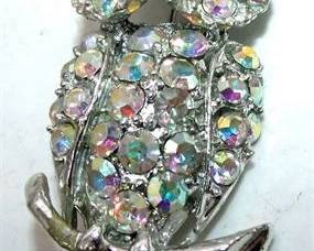 Lot 085   7 Bid(s)
Aurora Borealis Owl Brooch