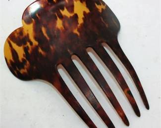 Lot 081   3 Bid(s)
Large faux Tortoise shell Hair comb