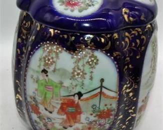 Lot 066   1 Bid(s)
Porcelain Biscuit jar
