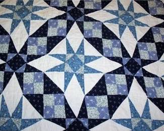 Lot 036   7 Bid(s)
Blue & White quilt