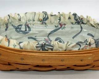 Lot 030   0 Bid(s)
Longaberger basket/liner/protector