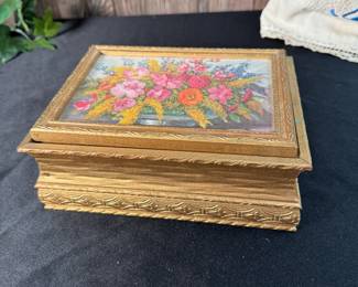 Florentine mirrored jewelry/trinket box with floral top 7" x 9"