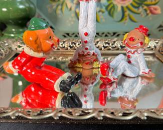 Group of clown figurines 3"
