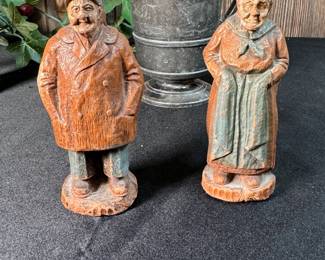 Rustic wooden fisherman and wife 4"