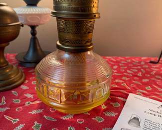 Aladdin kerosene mantle lamp model 23, base only, 7"H