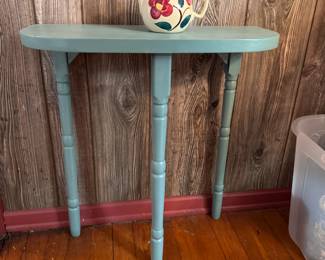 Small painted side table with 3 legs 20"H x 19"W x 8"D