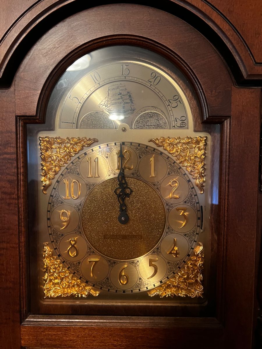 Clock Atlanta EVERYTHING MUST GO! Atlanta Estate Sale -... starts on 11/19/2023