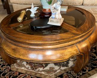 Asian style Coffee Table/Wool Rug