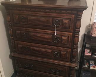 Chest of drawers