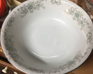 Set of dishes with serving pieces 