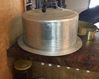 Vintage cake carrier